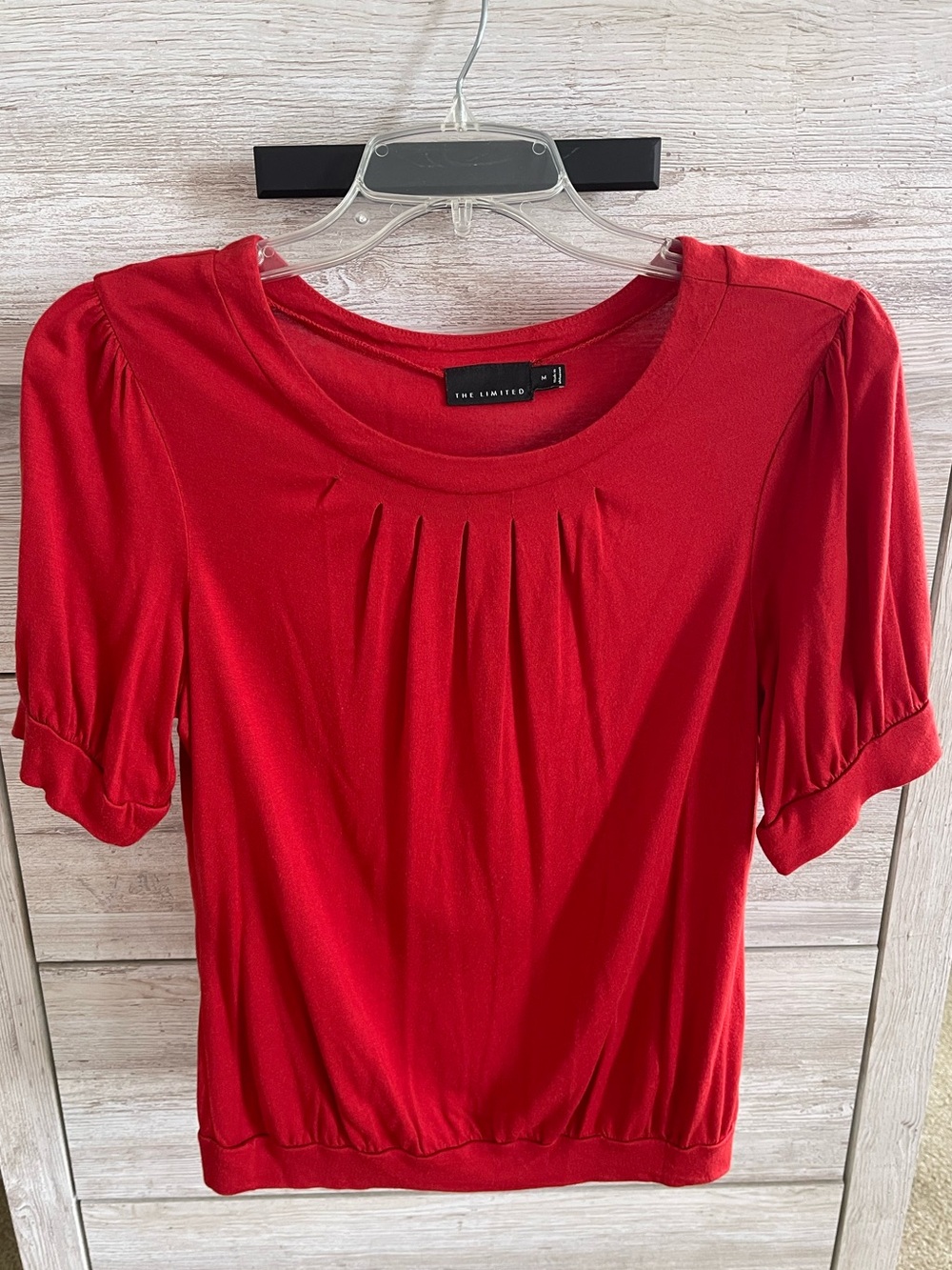 The Limited Red Short Sleeve Pleated Scoop Neck Top size medium fall!